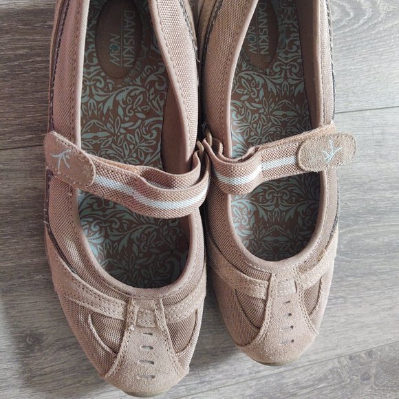 Danskin Now Women's Tan Mary Jane Shoes - Picture 1 of 8